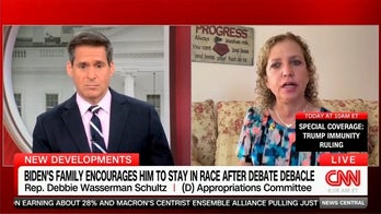 Former DNC chair says media, political elites only ones panicking over Biden debate debacle