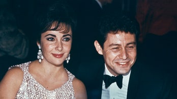 Elizabeth Taylor 'never loved' Eddie Fisher, regretted marrying singer after affair: 'Friggin' awful mistake'